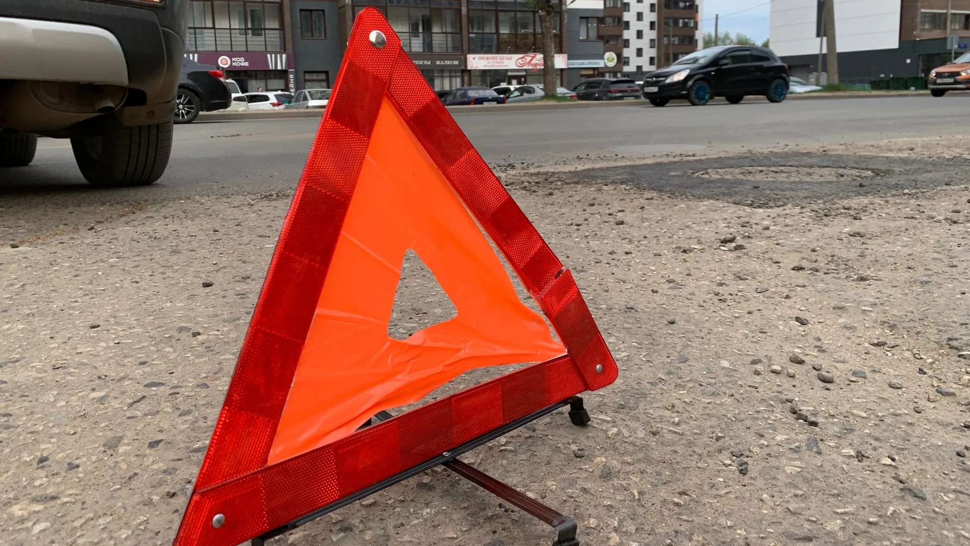 Пешеход попал под машину в Калуге на улице Зерновой