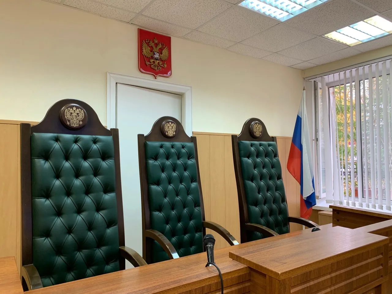Начальник снабжения калужского предприятия обвиняется во взятках на 1,4 миллиона рублей