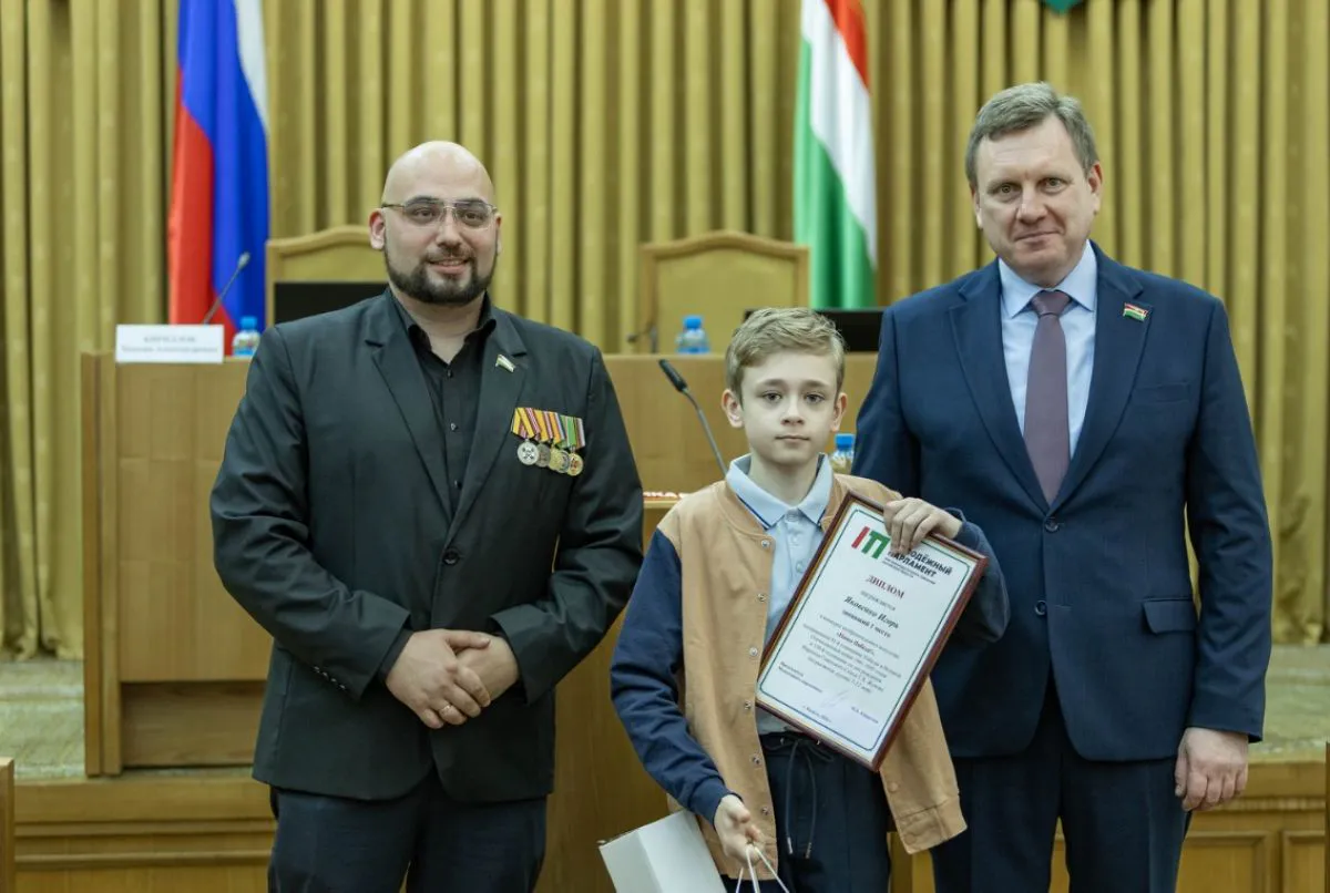 Геннадий Новосельцев наградил победителей конкурса Наша Победа в Калужской области
