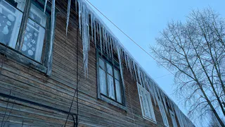 В Калуге прокуратура начала проверку после обрушения кровли дома