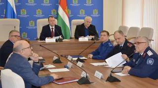 В Калуге подвели итоги борьбы с наркотиками: число преступлений снизилось почти на пятую часть