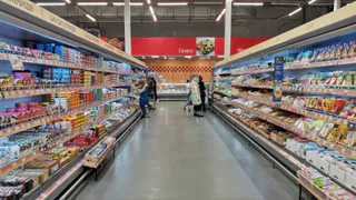 В калужском гипермаркете обнаружили фальсифицированный плавленый сыр с растительными жирами
