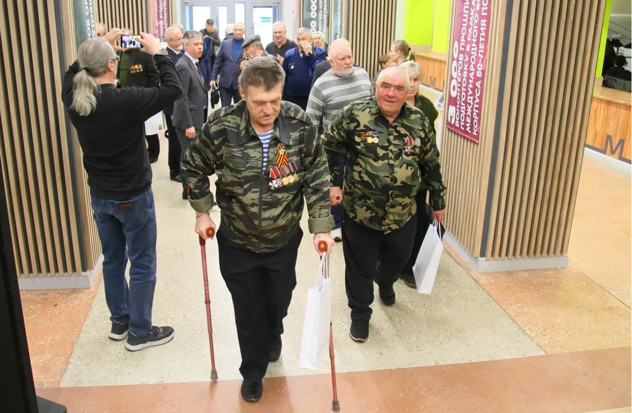 В Калуге прошёл форум к 40-летию аварии на Чернобыльской АЭС: ликвидаторам вручили награды и прочли лекцию для юношества