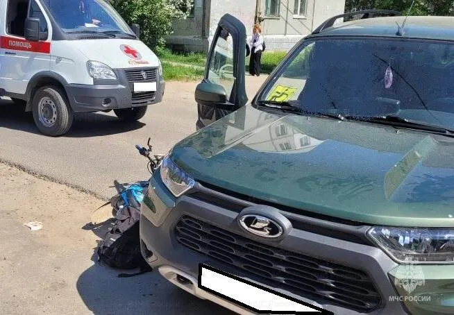 В Калужской области столкнулись "Нива Тревел" и питбайк