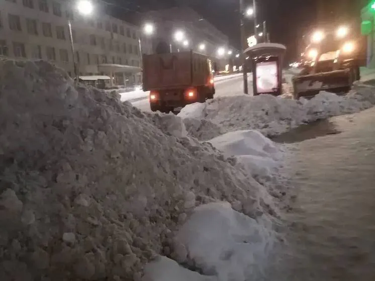Калужские коммунальщики за сутки вывезли 9,5 тысяч кубометров снега