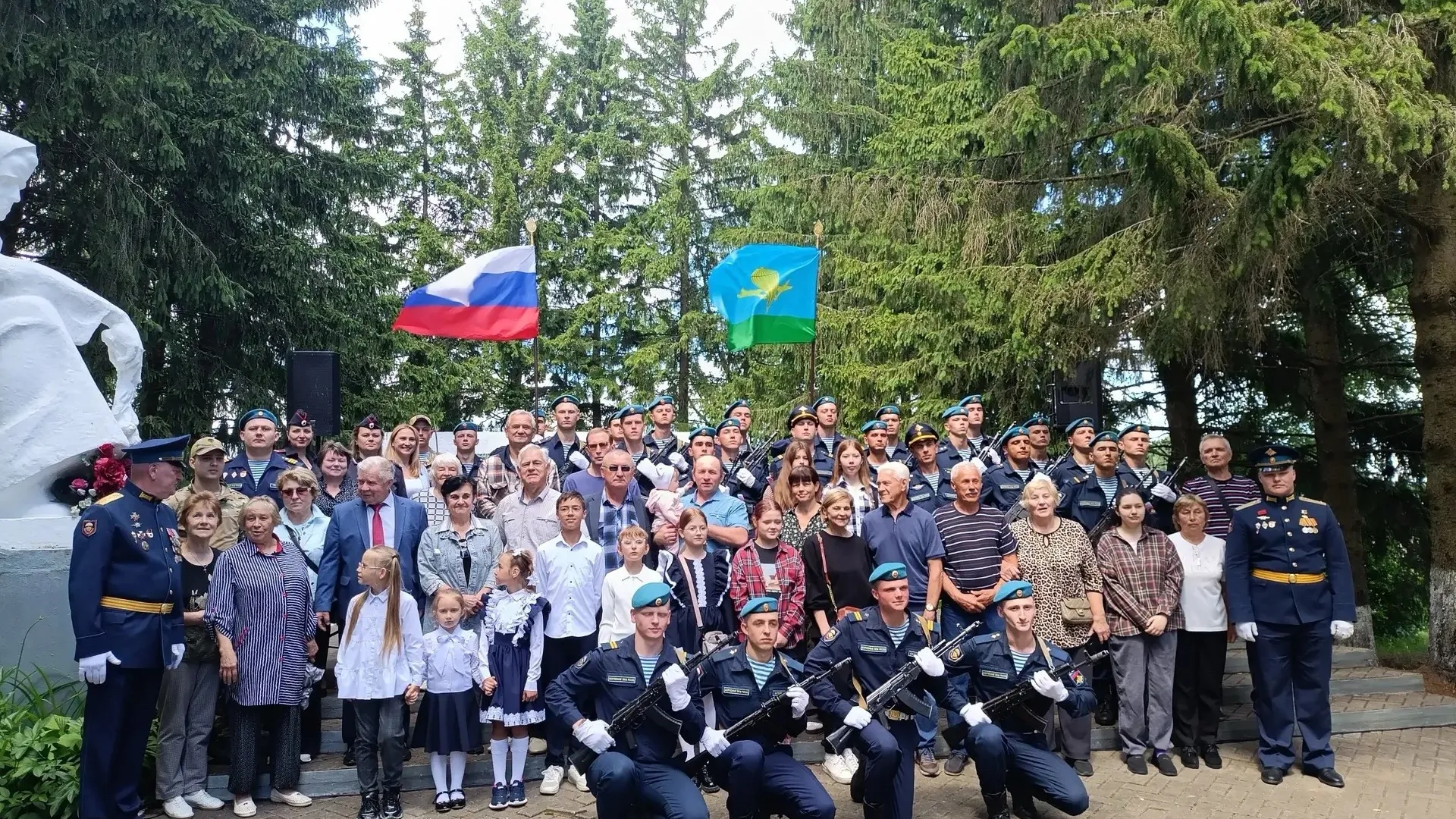 В Калужской области почтили память жертв авиакатастрофы под Выползово