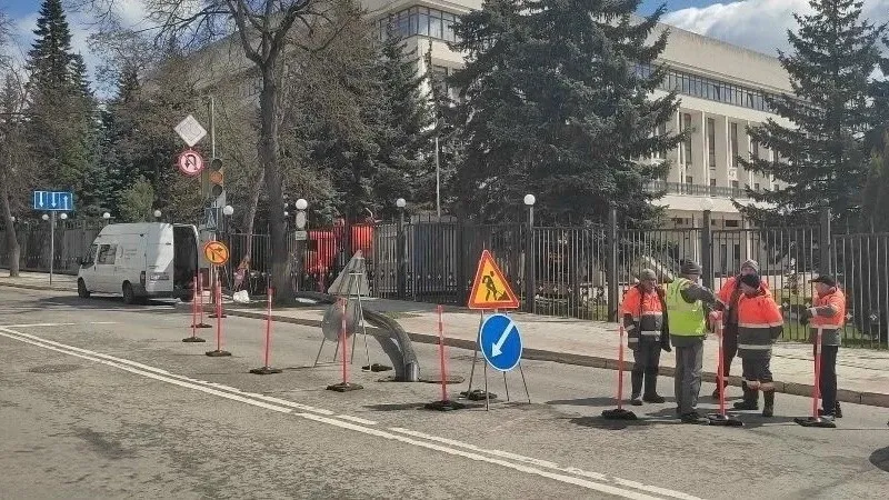 Канализационный коллектор на Набережной в Калуге обновляют без раскопок: готовность объекта достигла 33 процентов