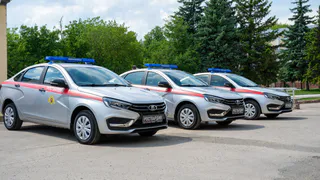 Автопарк калужской Росгвардии пополнился новыми "Лада Веста" в юбилейный для ведомства год