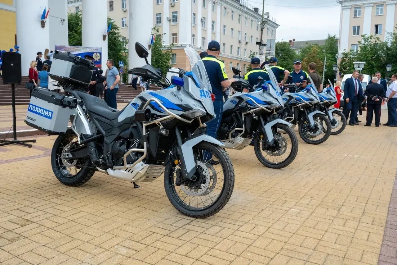 Калужская Госавтоинспекция в день 90-летия получила четыре новых патрульных мотоцикла и обмундирование