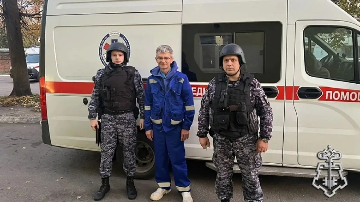 В Калуге пациент с ножом и битой напал на врачей скорой помощи