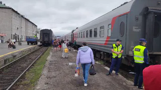 Сходили на ужин в вагон-ресторан и не поверили: чем и за сколько теперь кормят пассажиров РЖД