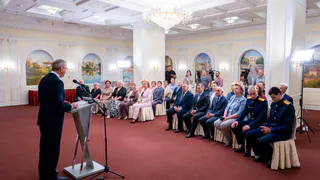 Владислав Шапша вручил государственные награды выдающимся калужанам в преддверии Дня России