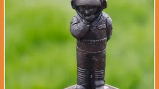 ЕЩЁ ОДИН КОСМОНАВТИК