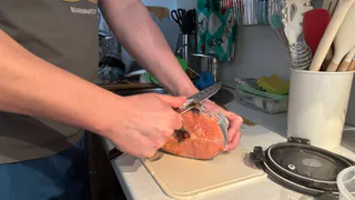 Любую рыбу чищу руками, без ножа и кипятка: кухня всегда остается чистой - испанский рабочий метод