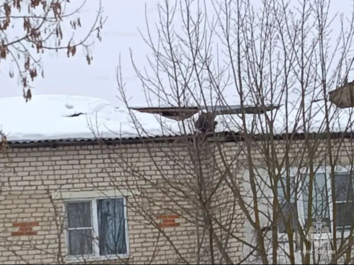 В Калужской области зафиксировали пятое за день обрушение кровли жилого дома