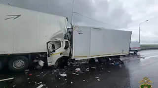 Лобовое столкновение двух фур на трассе М-3 в Калужской области унесло жизнь 44-летнего водителя