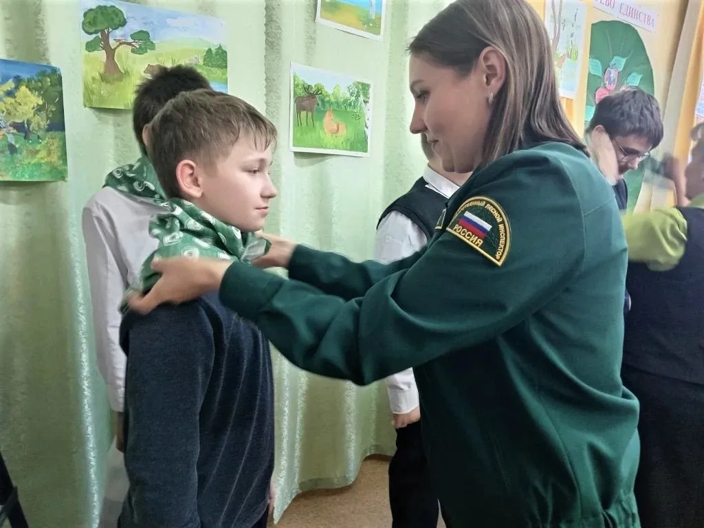 В Калужской области юные экологи пополнили ряды школьного лесничества "Лесовичок"