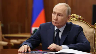 Путин наградил двух выдающихся медработников из Калужской области почётными званиями