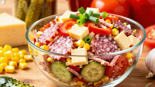 Вкусный салат — и не надо ничего варить: готовим «Мексику», только смешать 5 простых ингредиентов