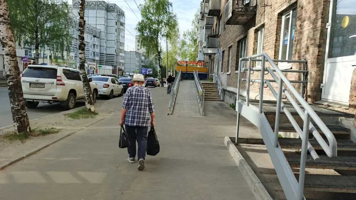 С кем на самом деле должны жить пожилые люди после 70 лет