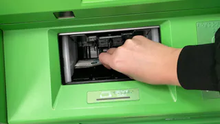 Калужским спасателям и водителям тяжёлых машин поднимут надбавки