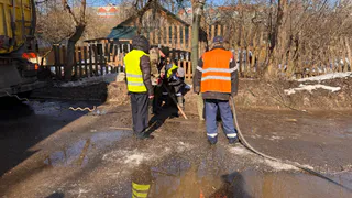 В Калуге специалисты готовят ливневую канализацию к активному таянию снега