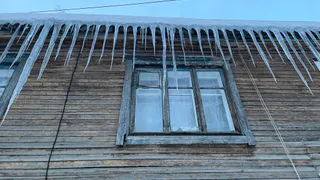Управляющая компания в Калужской области заплатит свыше 300 тысяч за ущерб от упавшего с крыши снега