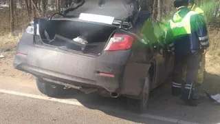 В Калужской области на трассе столкнулись легковой автомобиль и грузовик